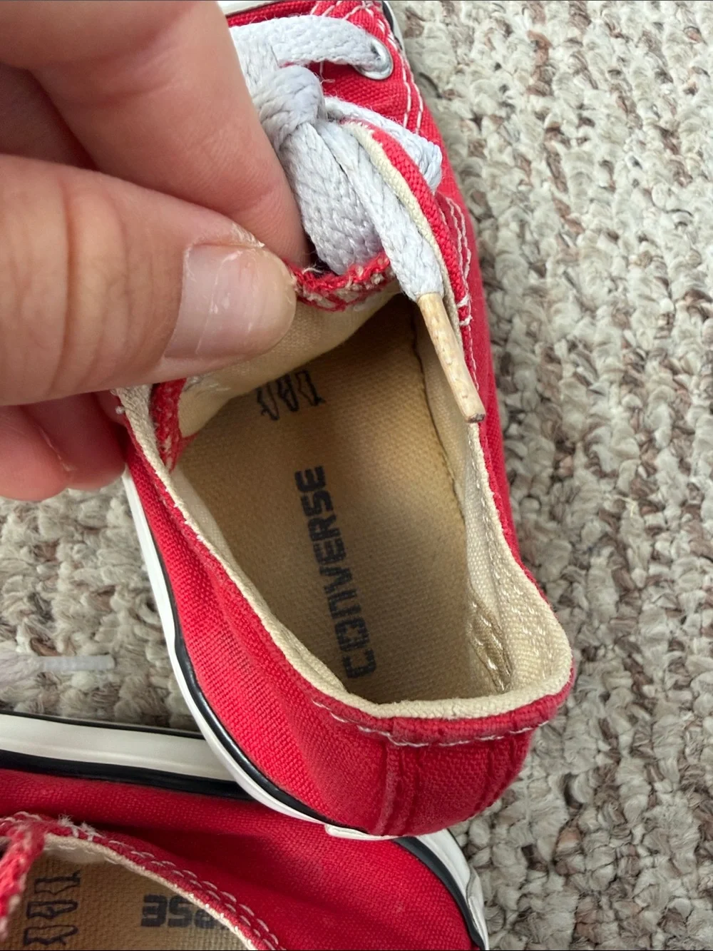 Converse bright red
